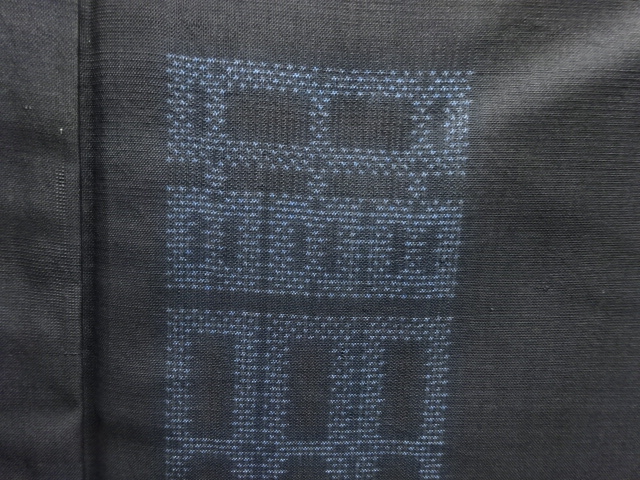JAPANESE KIMONO / ANTIQUE KIMONO / SILK / DORO OSHIMA TSUMUGI / WOVEN GEOMETRIC PATTERN